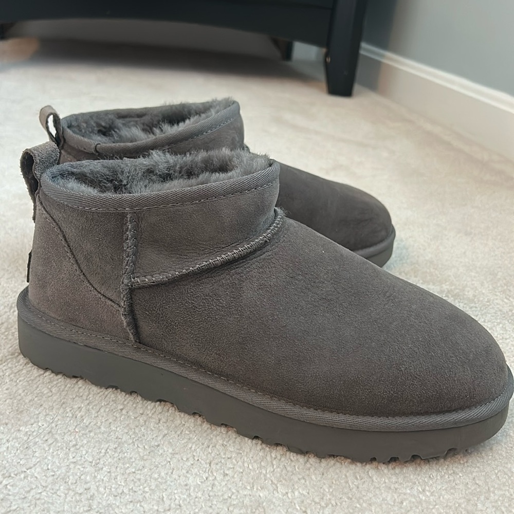 Ugg ultra mini grey